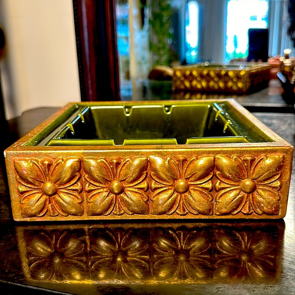 Anthony Freeman & Mc. Farlin ceramic ashtray.